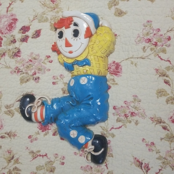 Vintage Raggedy Ann and Andy Wall Decor - Picture 3 of 13